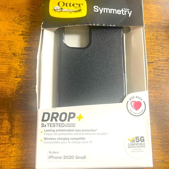 iPhone 2020 small (iPhone 12 mini) otterbox symmetry case - Picture 1 of 3